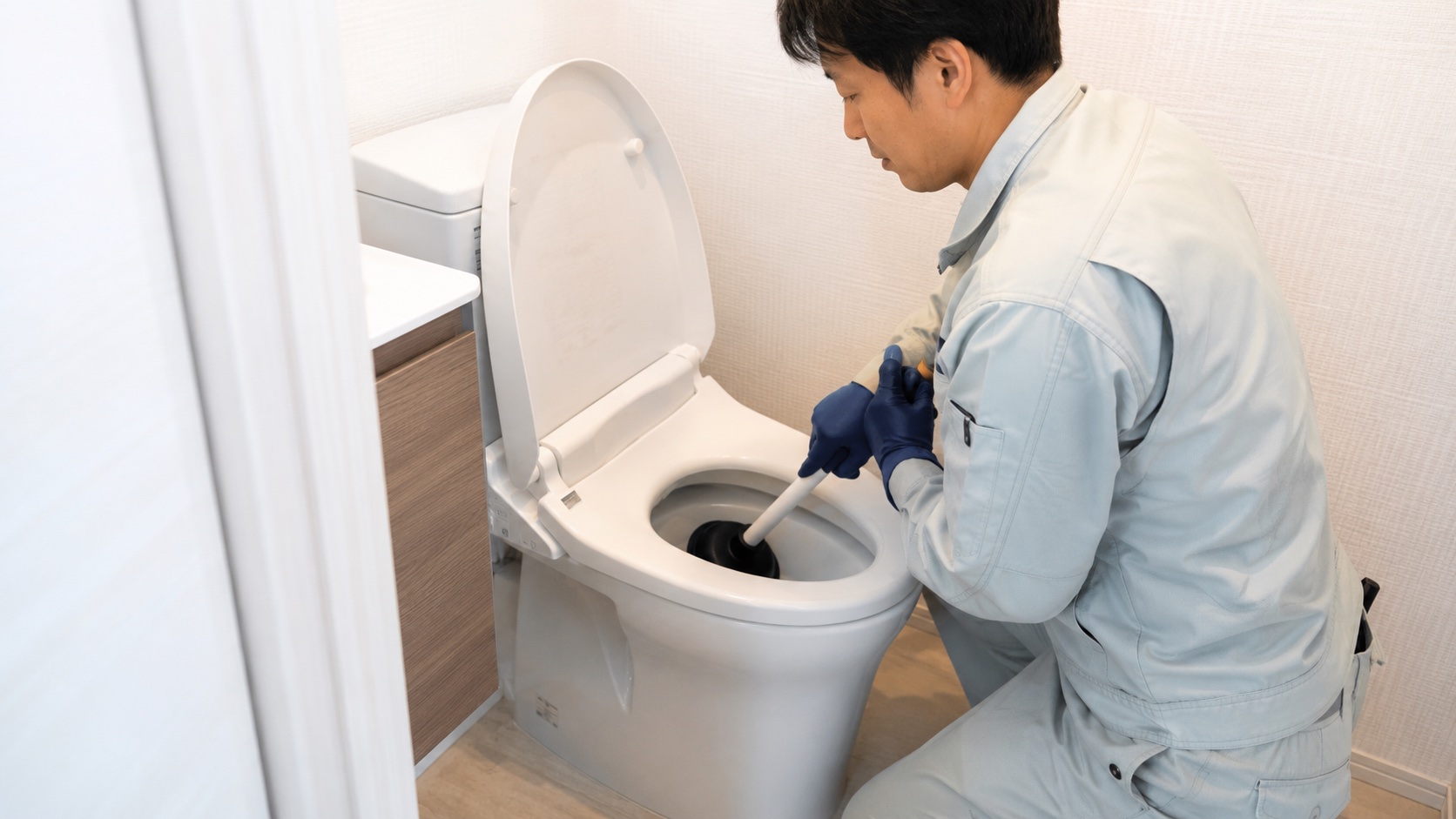 トイレ詰まり除去の施工事例